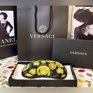 NWT VERSACE Black/Gold Medusa Motif Sleep Mask with box/shopping bag/Tissue 🖤💛